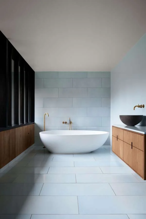 Sky blue terracotta bathroom - Made a Mano