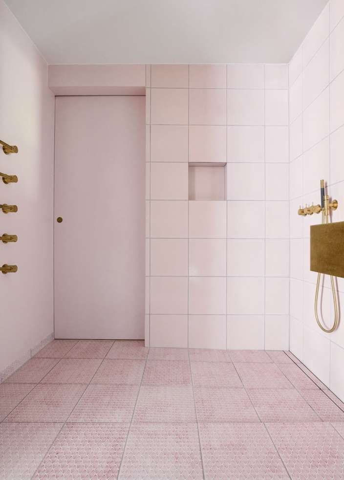 Pale pink bathroom - By Made a Mano.
